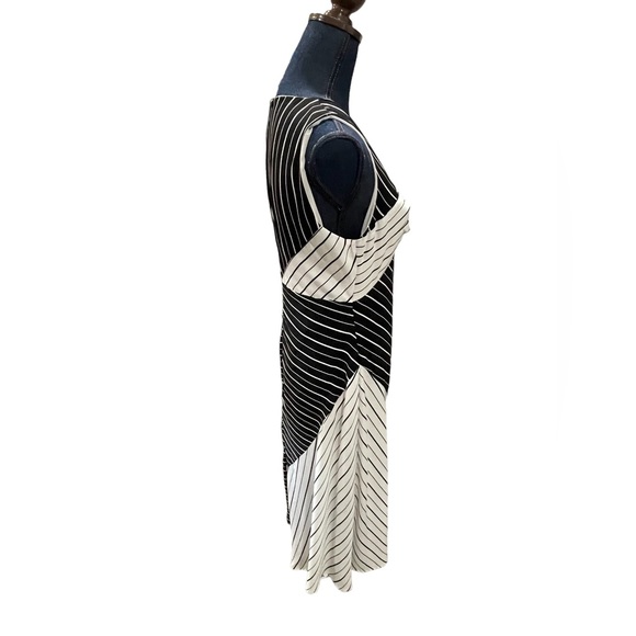 Walter Baker Carrie Twist Front Stripped back and white asymmetrical hem size 6 - Picture 5 of 9